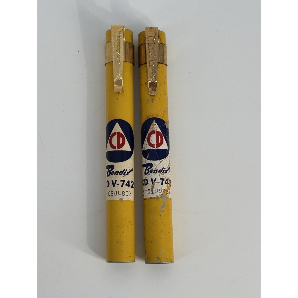 Bendix Civil Defense Radiological Fiber Pocket Dosimeter CD V-742 Pair UNTESTED